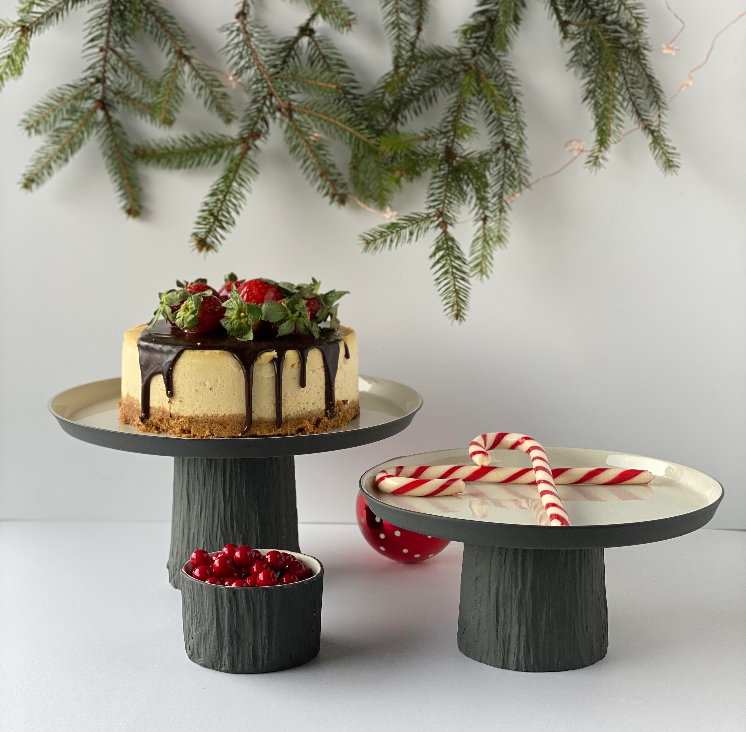 Round Medium Cake Salver Black - Black & Ivory