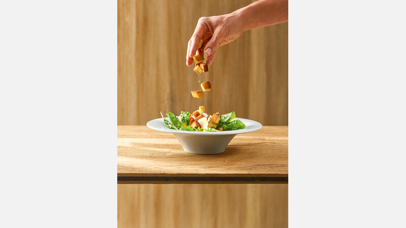 Plate deep round coupe embossed 27 cm