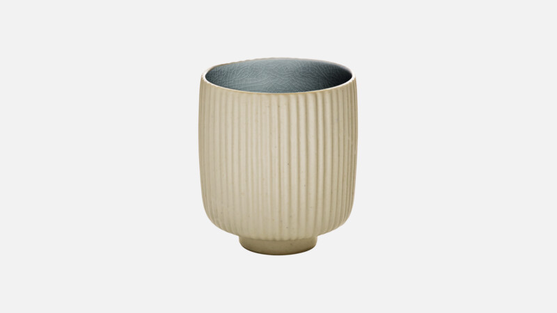 Becher mit Relief 8 cm