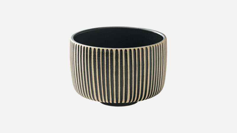 Becher mit Prägung 9,7 cm