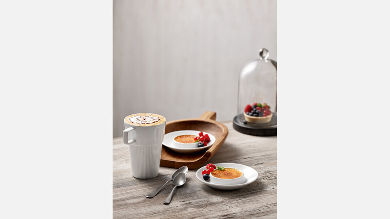 Mug embossed 9.1 cm