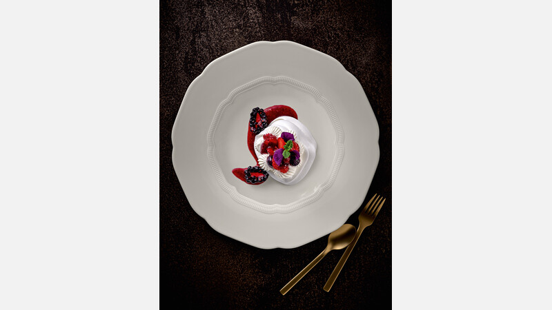 Plate flat round with rim embossed 28.8 cm
