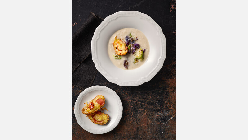 Plate deep round coupe embossed 24.1 cm